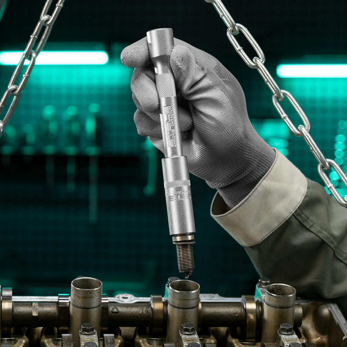 Набор инструментов, 1/2",3/8", 1/4", CrV, пластиковый кейс 142 предм. Stels preview 1