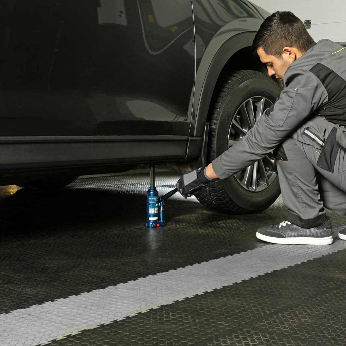 Домкрат бутылочный 2т гидравлический подъем 178-338 мм в кейсе STELS preview 1