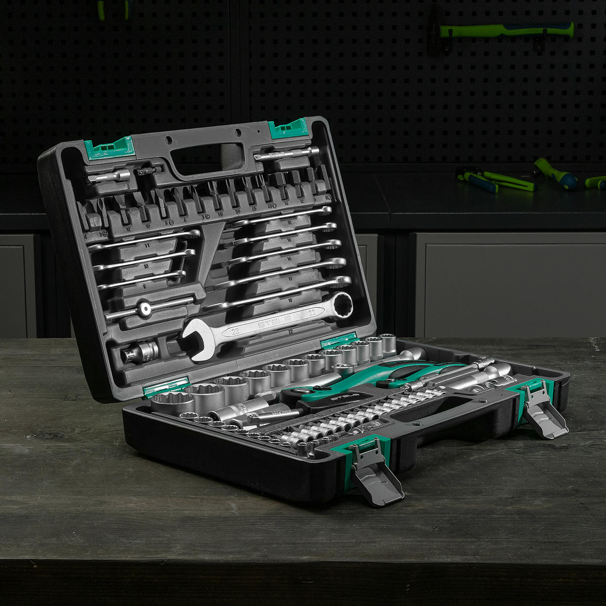 Набор инструмента 12-гран. головки 82пр. STELS preview 24