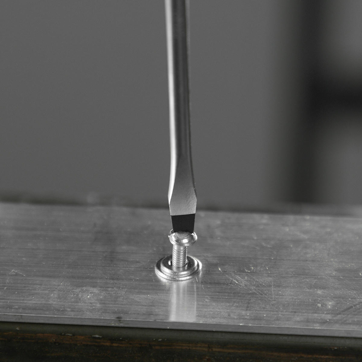 Отвертка, SL4х100 мм, S2, 3к рукоятка// Denzel preview 8