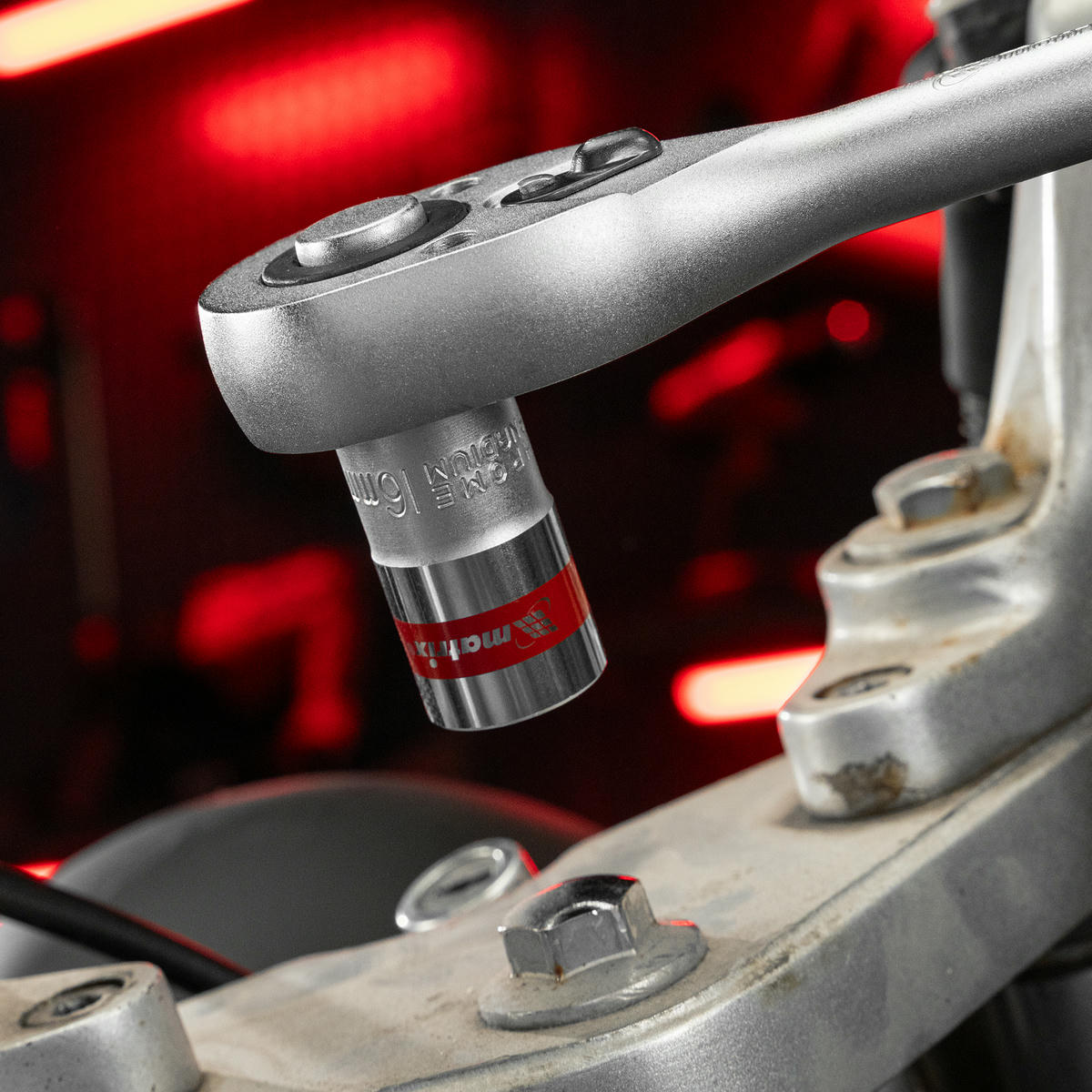 Головка торцевая, 16 мм, 6-гранная, CrV, под квадрат 1/2, хромированная MATRIX 13116 preview 6