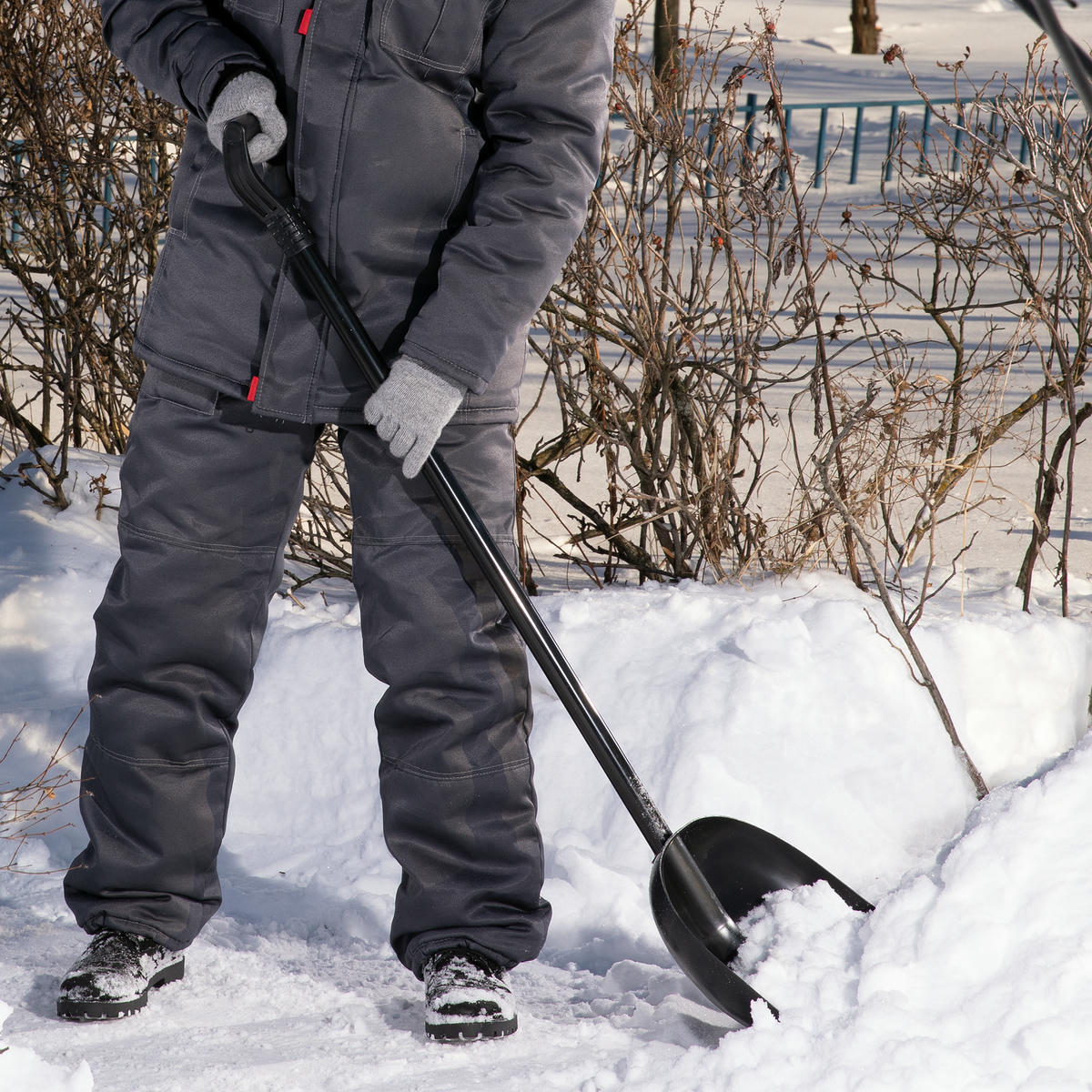 Лопата снеговая пластиковая 385х410х1350мм алюм. черенок Сибртех preview 8