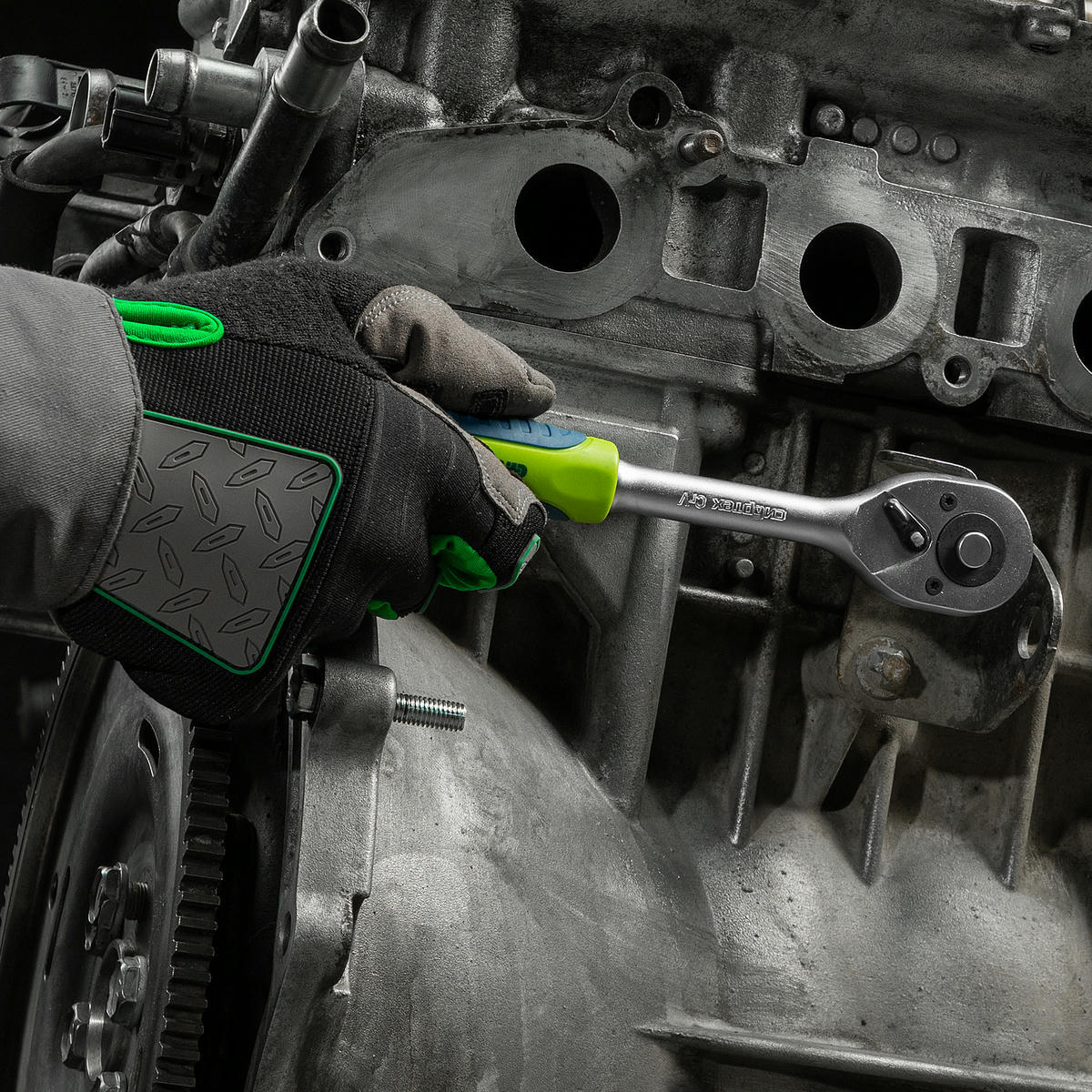 Набор инструментов 1/2", 3/8", 1/4", пластиковый кейс 215 предм. Сибртех preview 27