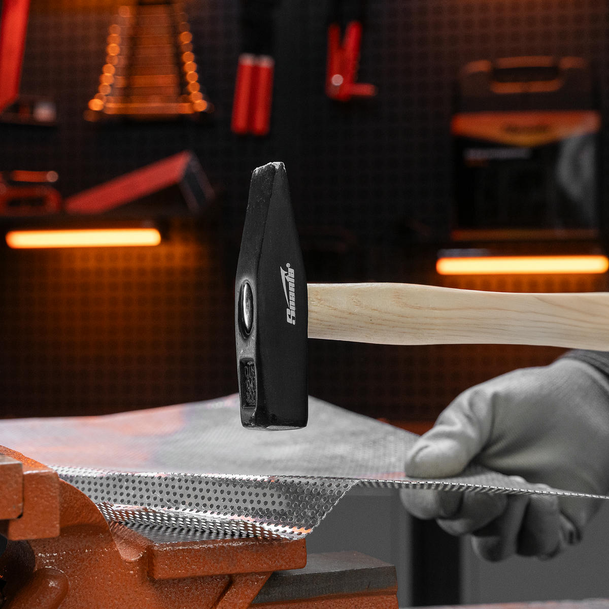 Молоток слесарный, 300 г, квадратный боек, деревянная рукоятка SPARTA 102065 preview 8