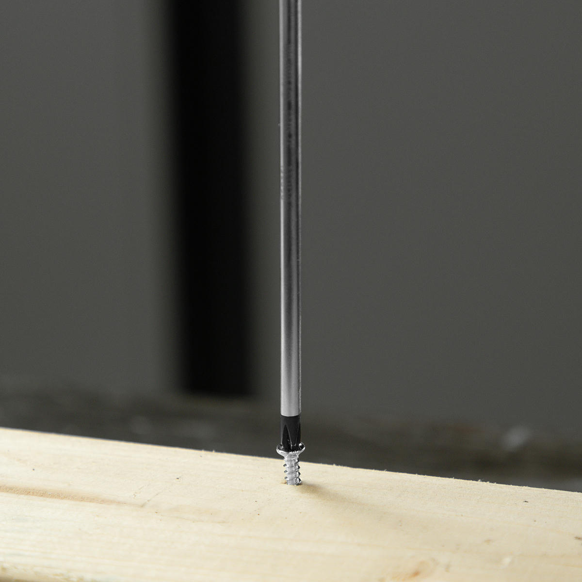 Отвертка, PH0х100 мм, S2, 3к рукоятка// Denzel preview 8