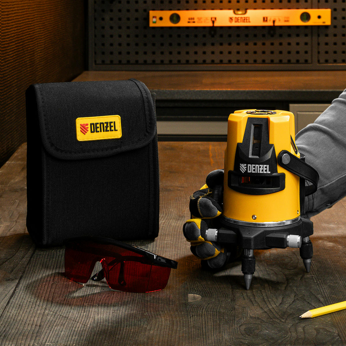 Уровень лазерный LX3, 10 м, ± 0,3 мм/1 м, 635 нм, 4 вертикальных, 1 горизонтальная плоскости, резьба preview 1