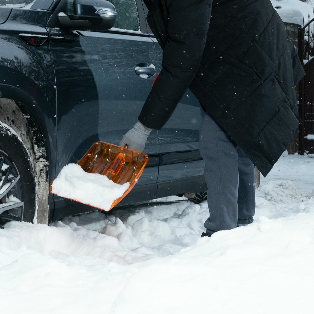 Лопата снеговая поликарбонат 270х360х840мм СВЕРХПРОЧНАЯ , стал. черенок СИБРТЕХ preview 9