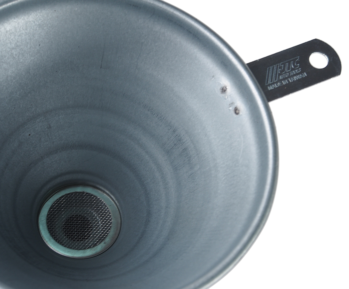 Воронка 140мм дл.370мм металлическая с гибким наконечником JTC preview 1