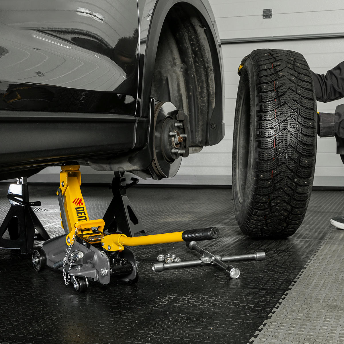 Домкрат подкатной гидравлический 2т 130-330мм с фиксатором (в кейсе) DENZEL preview 21