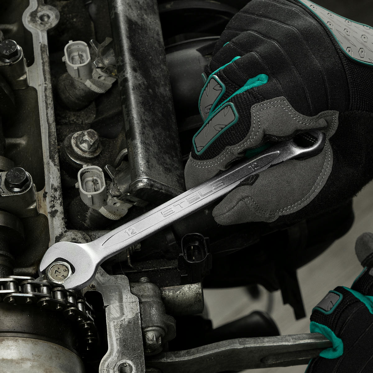 Набор инструмента 1/2" 1/4" пластиковый кейс 82пр. STELS preview 1