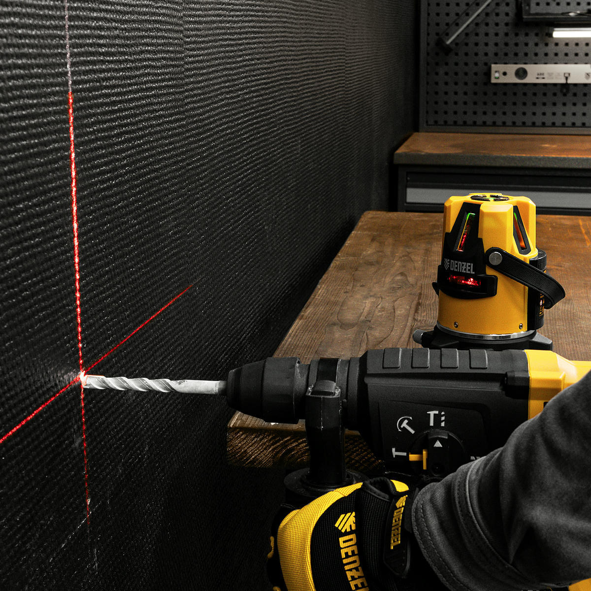 Уровень лазерный LX3, 10 м, ± 0,3 мм/1 м, 635 нм, 4 вертикальных, 1 горизонтальная плоскости, резьба preview 20