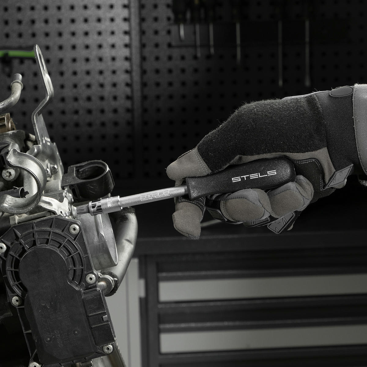 Набор инструмента 1/2" 1/4" пластиковый кейс 88пр. STELS preview 27