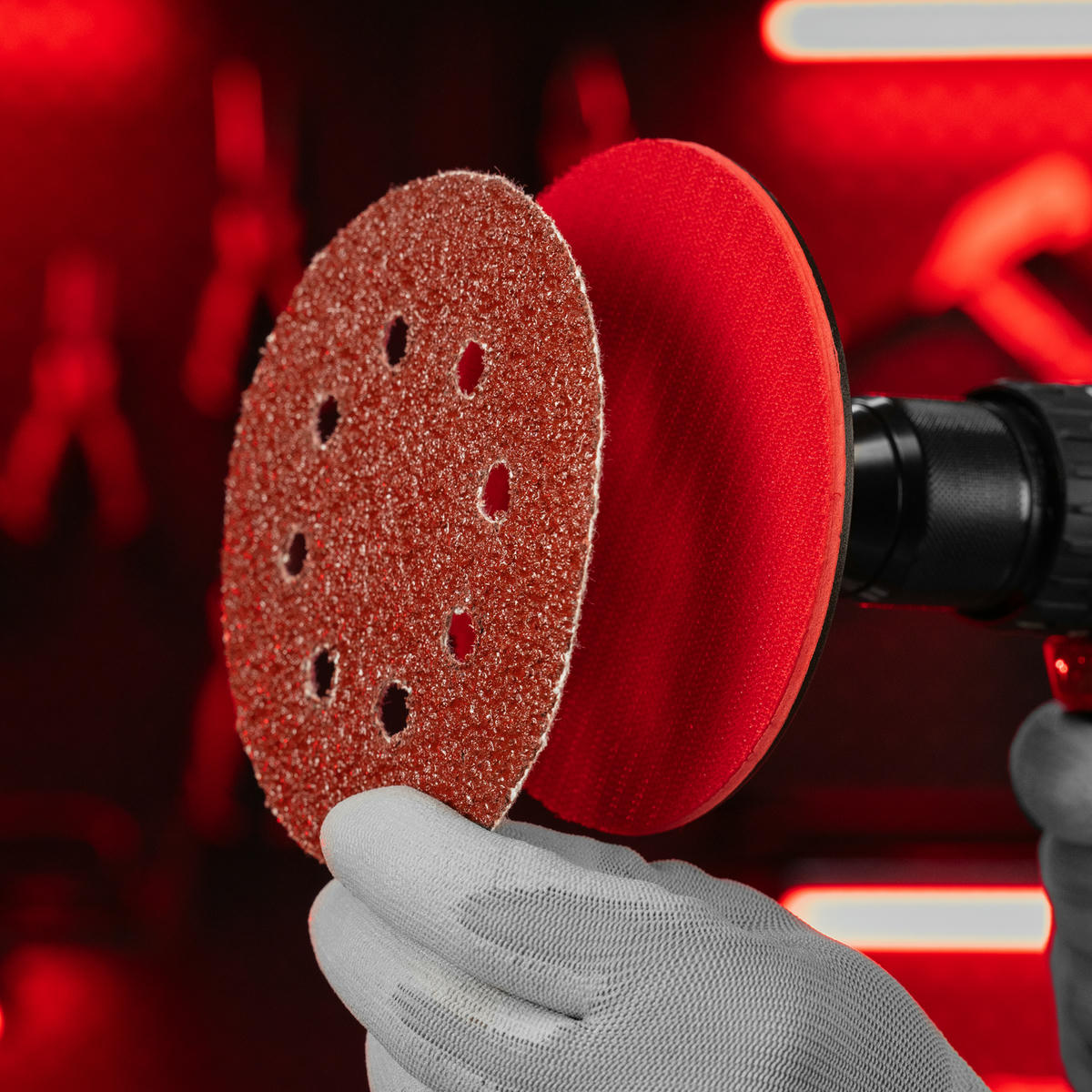 Круг абразивный на ворс. подложке под "липучку" перфорированный P24 125мм 5шт MATRIX preview 6