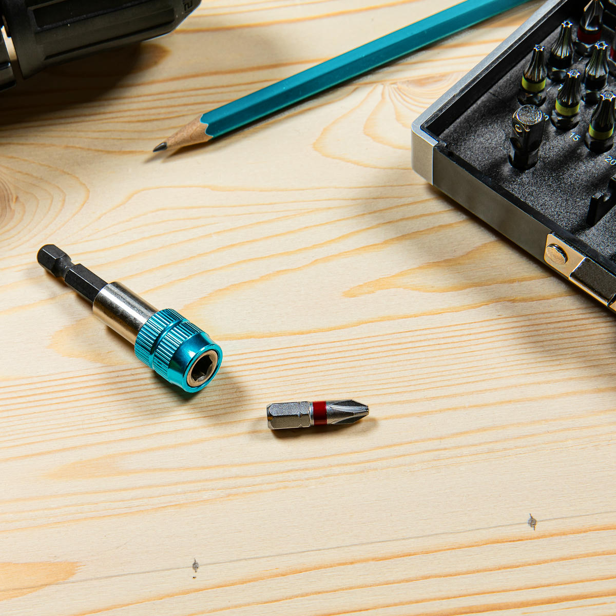 Набор бит, манитный адаптер,сталь S2 (пластиковый кейс) 32пр GROSS preview 1