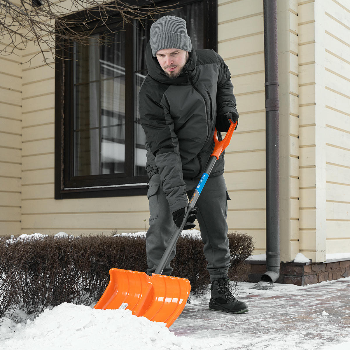 Лопата снеговая пластиковая 490х370х1350мм стальной черенок СИБРТЕХ preview 8