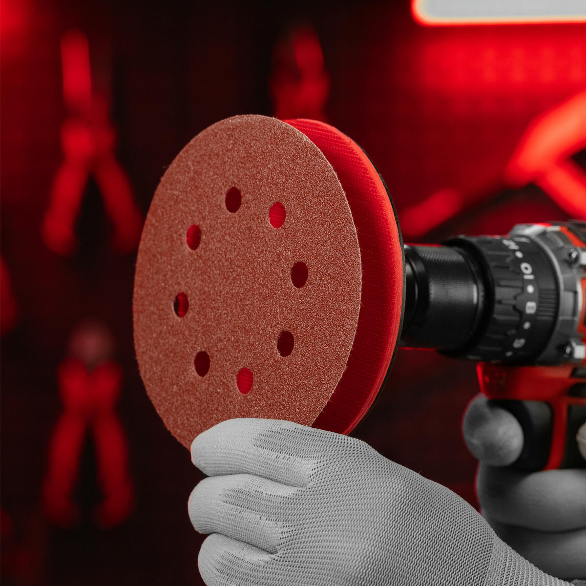 Круг абразивный на ворс. подложке под "липучку" перфорированный P100 125мм 5шт MATRIX preview 6