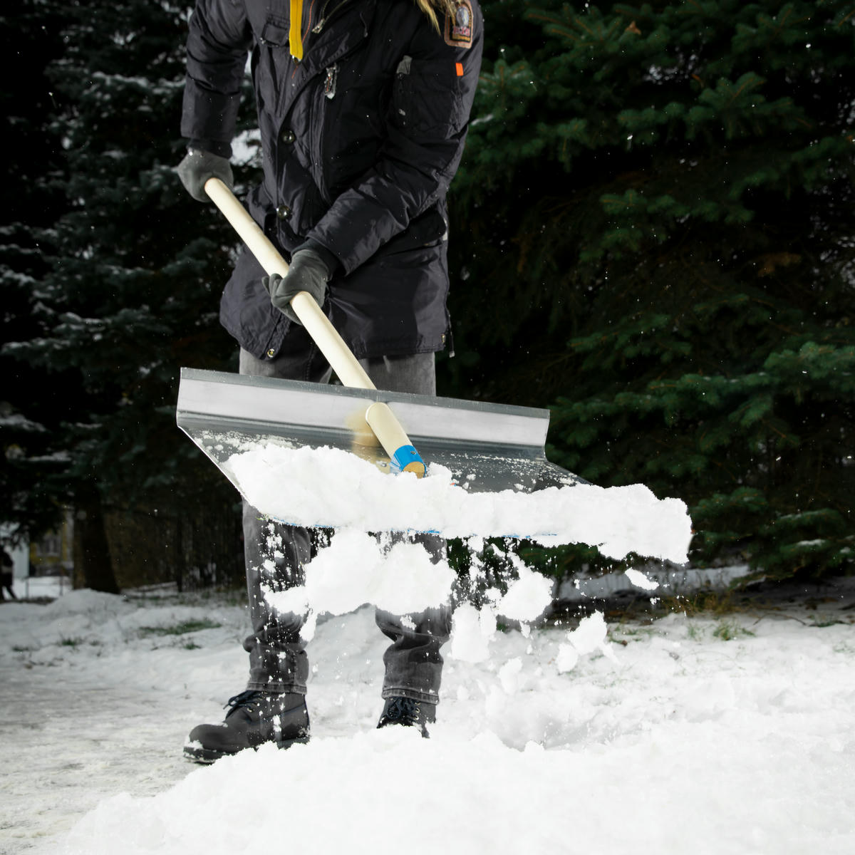 Лопата снеговая алюминиевая 600х400х1420мм деревянный черенок СИБРТЕХ preview 7