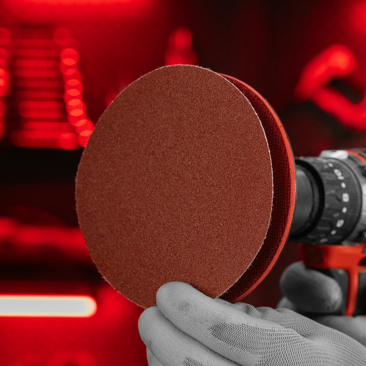 Круг абразивный на ворс. подложке под "липучку" перфорированный P100 125мм 10шт MATRIX preview 6