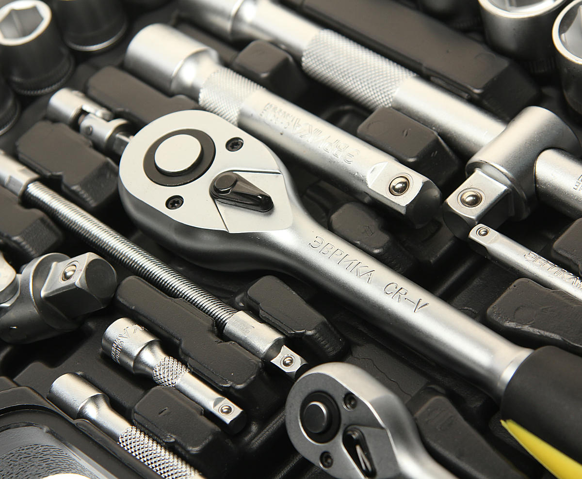 Набор инструмента 1/4" 1/2" 6-гр 61пр. ЭВРИКА preview 3