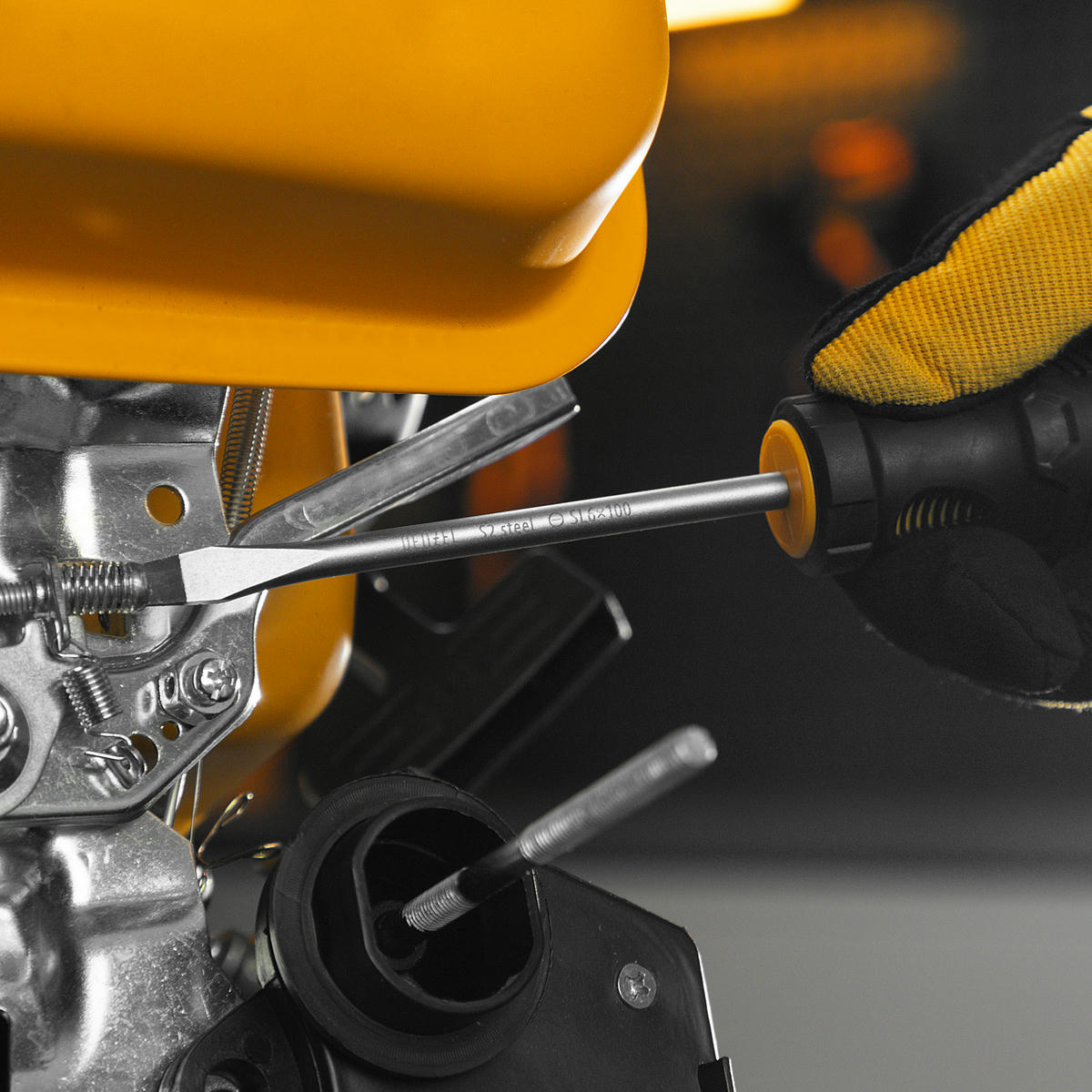 Отвертка SL6x100 мм, S2, 3к рукоятка Denzel preview 10