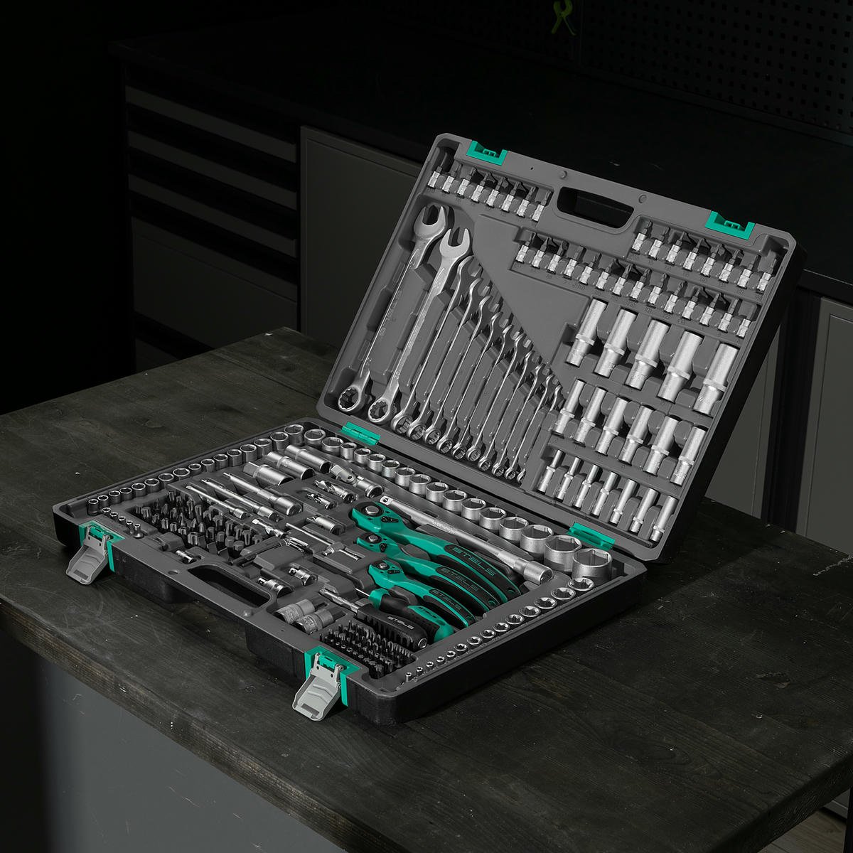 Набор инструмента 1/2"-1/4"-3/8" 216 предметов Stels preview 30