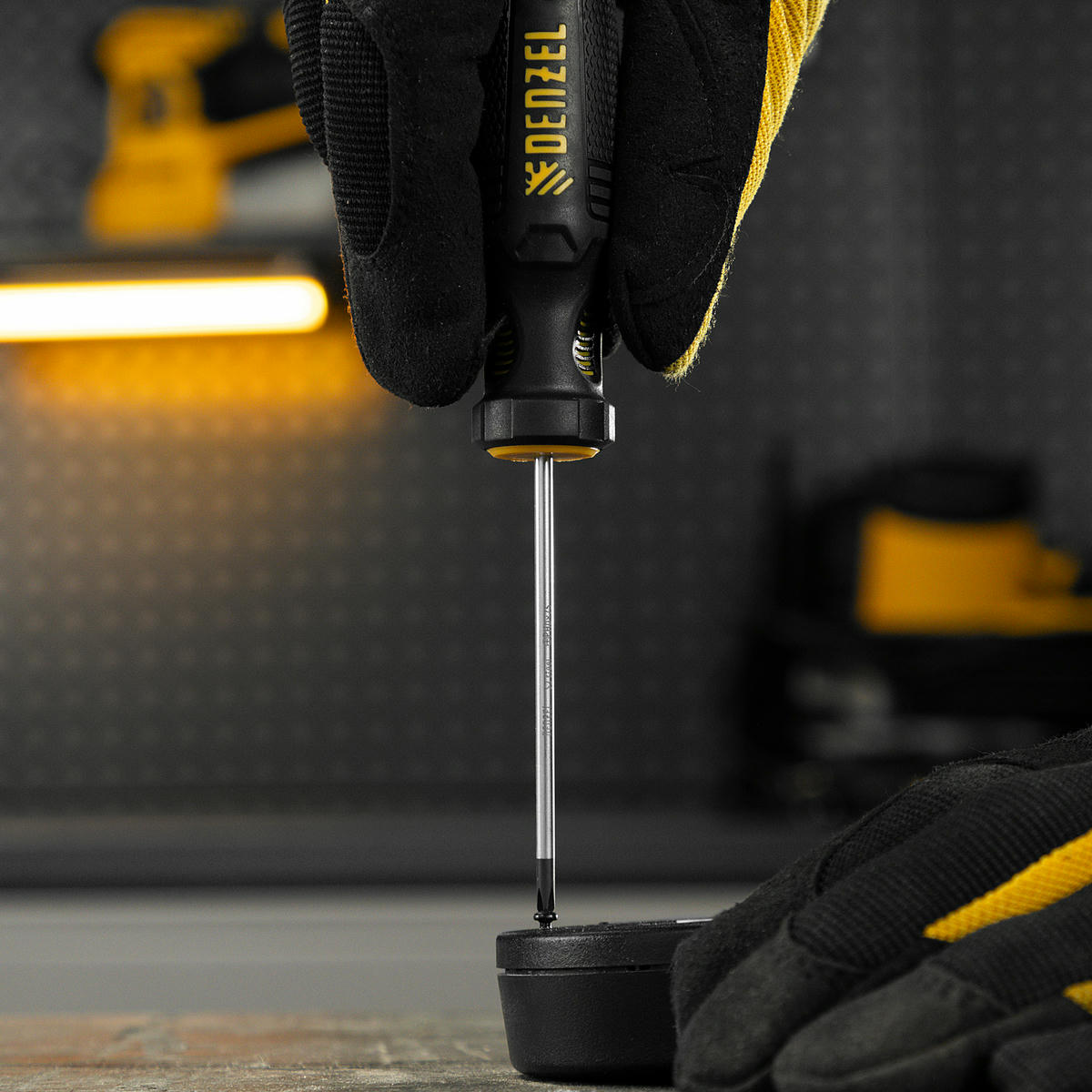 Отвертка, PH0х75 мм, S2, 3к рукоятка// Denzel preview 10