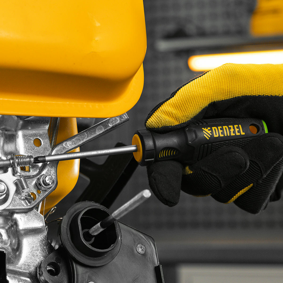 Отвертка, PZ1x75 мм, S2, 3к рукоятка// Denzel preview 9