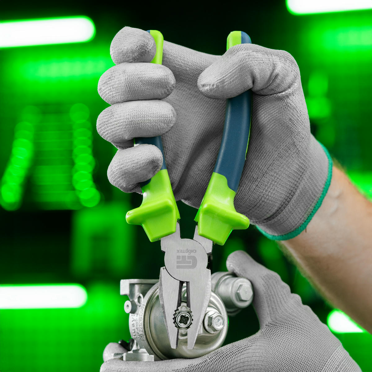 Плоскогубцы комбинированные, 200 мм, двухкомпонентные рукоятки Сибртех 17052 preview 7