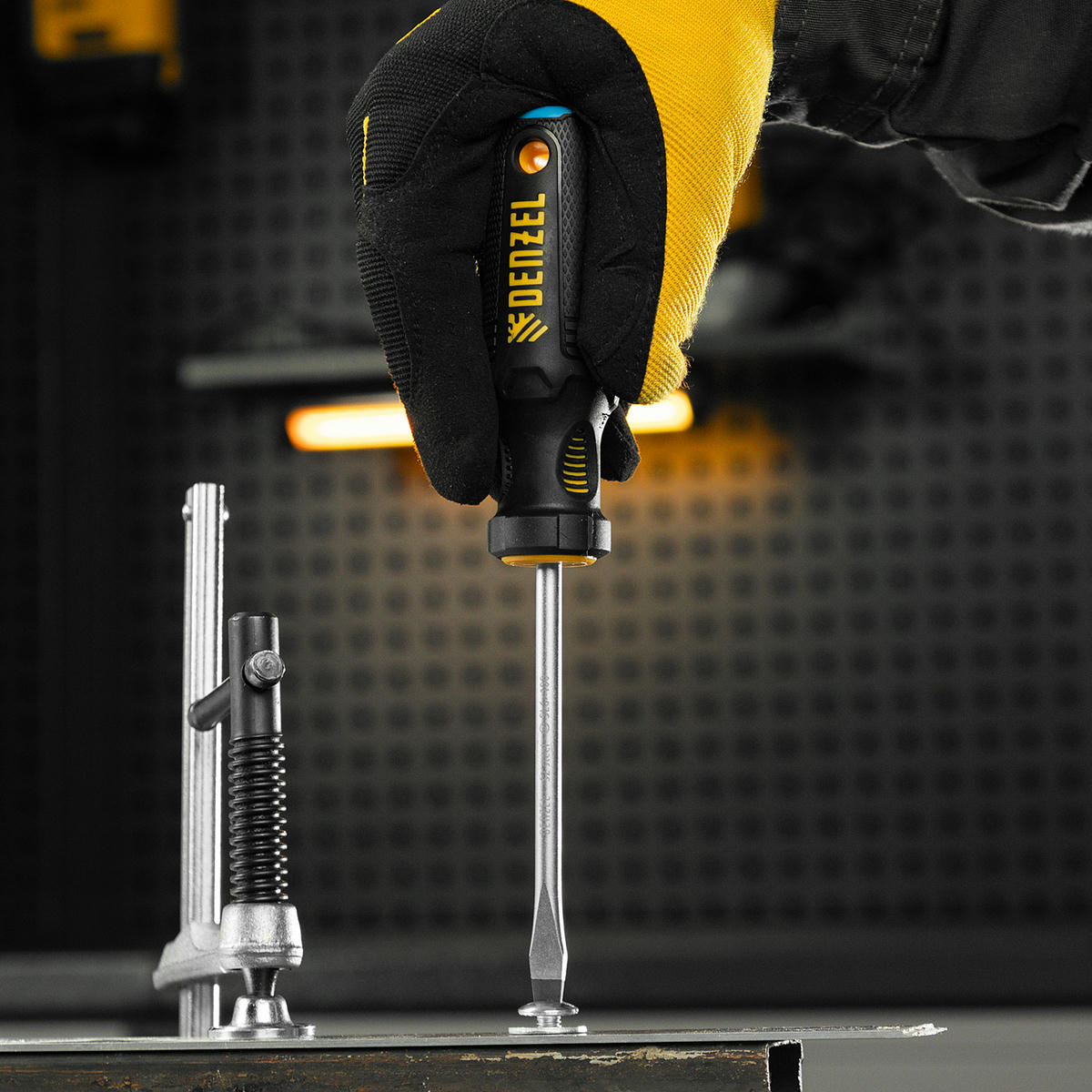 Отвертка SL6x100 мм, S2, 3к рукоятка Denzel preview 7