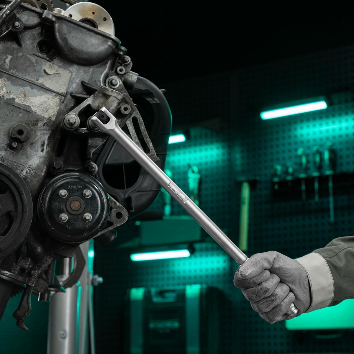 Набор инструментов, 1/2",3/8", 1/4", CrV, пластиковый кейс 142 предм. Stels preview 35