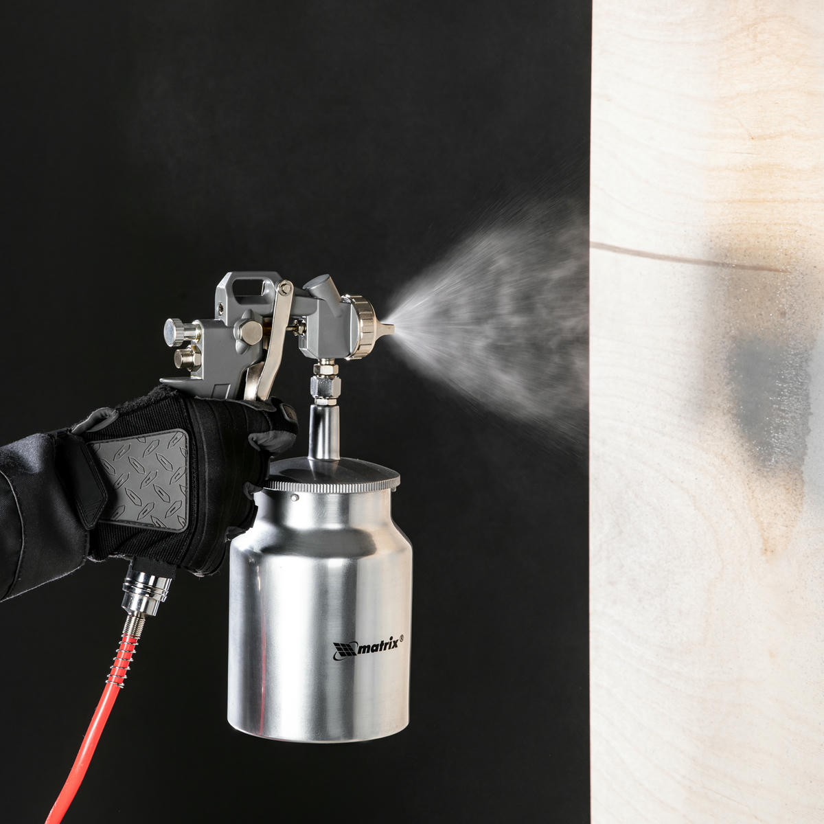 Краскопульт MATRIX c нижним бачком 1л (сопла 1.2, 1.5, 1.8мм) preview 1