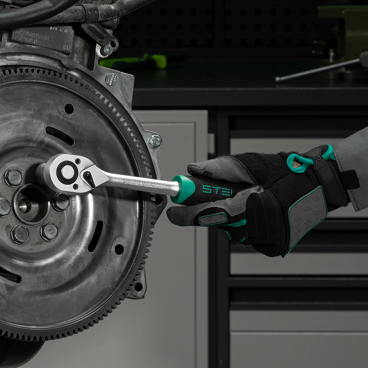 Набор инструмента 1/2" 1/4" пластиковый кейс 76пр. STELS preview 30