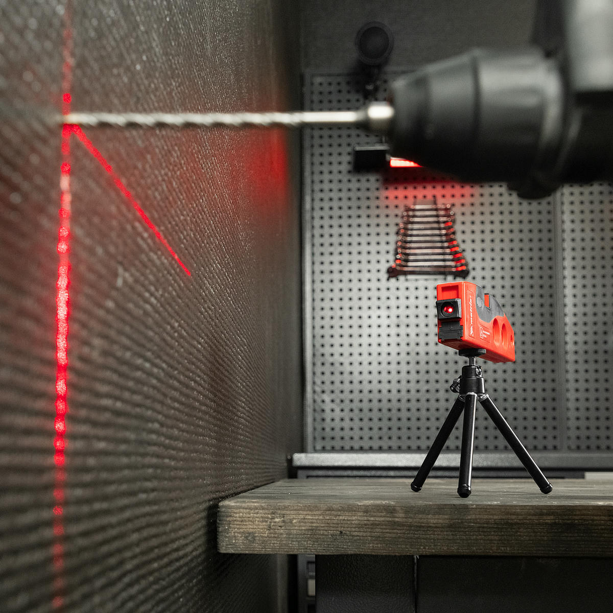 MATRIX 35022 Уровень лазерный, 180мм, 220мм штатив, 4 глазка preview 15