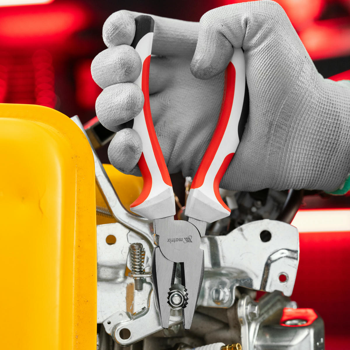 Плоскогубцы Premium 200мм Matrix preview 7