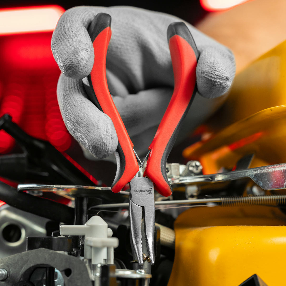 Длинногубцы Mini, 130 мм, никелированные, изогнутые, авторазжим, двухкомпонентные рукоятки MATRIX 17812 preview 7