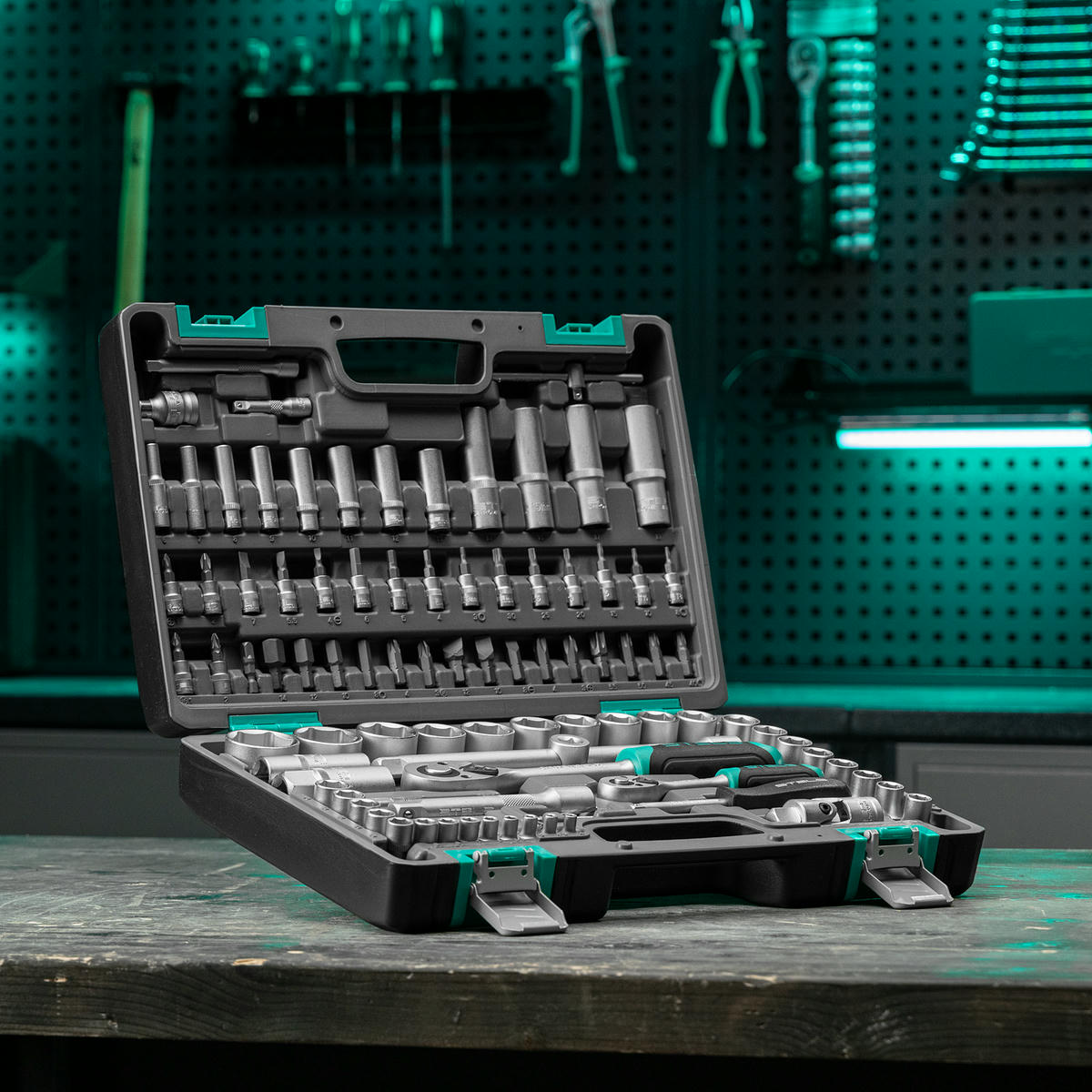 Набор инструмента 1/2" 1/4" пластиковый кейс 94пр. STELS preview 24