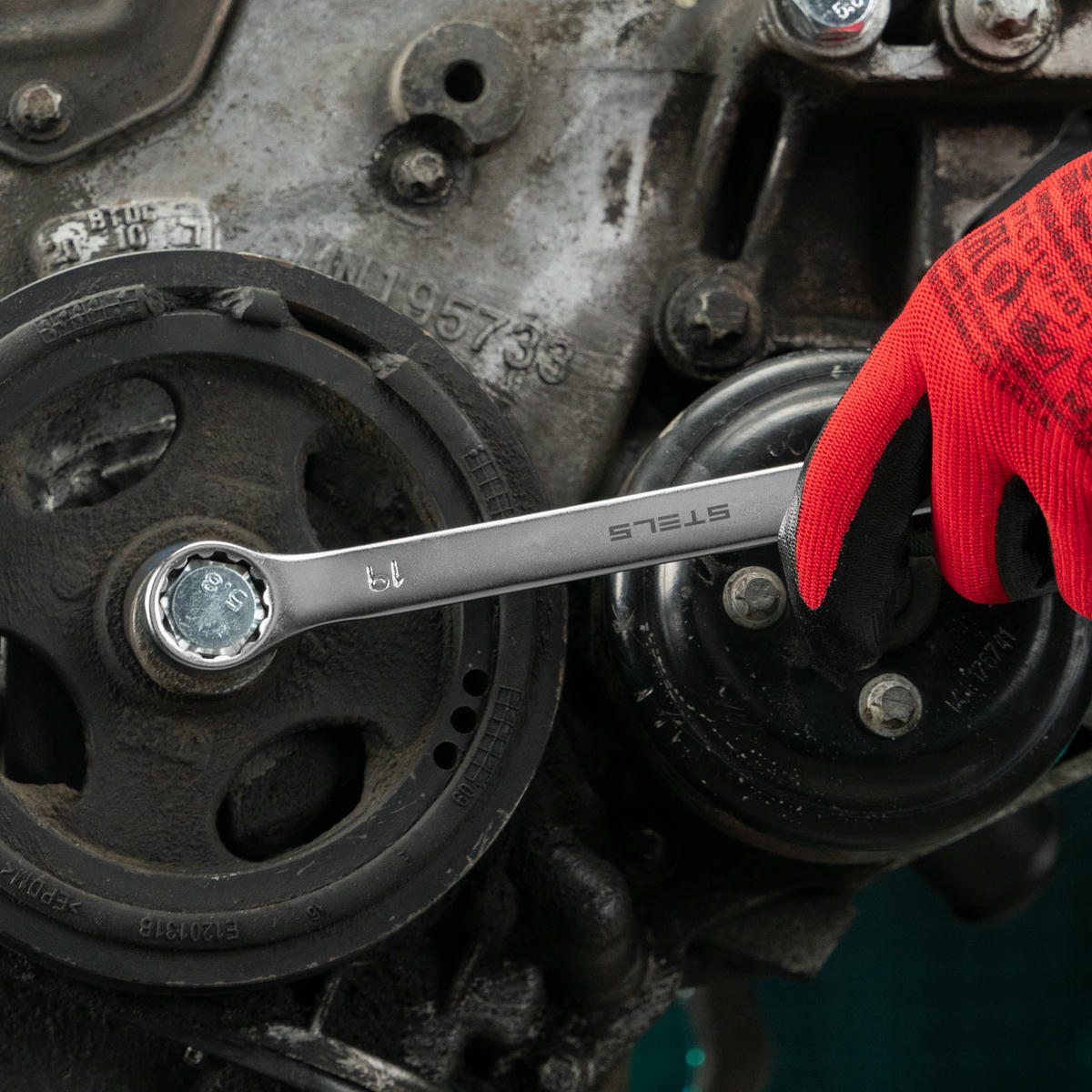 Ключ комбинированный 19 мм, CrV, матовый хром STELS preview 1