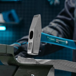 Молоток 300г слесарный квадратный боек, фибергласовая обрезиненная рукоятка GROSS фото 7