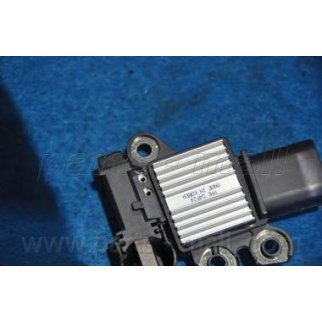 Реле-регулятор напряжения PARTS-MALL PXPBA-033 фото