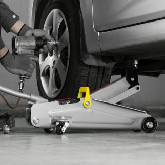 Домкрат подкатной гидравлический 2т 135-385мм (в кейсе) MATRIX фото 1