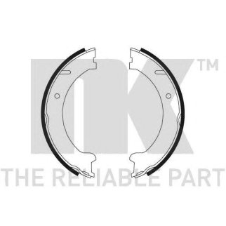 Колодки стояночного тормоза, барабанные (177,80x25mm) / VOLVO 850,V70,XC70 96~02 фото
