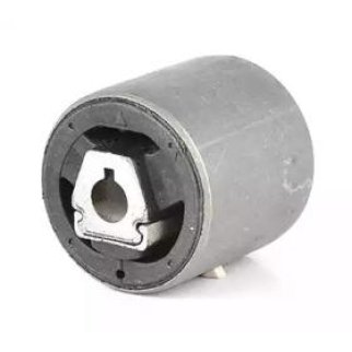 Сайлентблок рычага BSG BSG 15-700-004 фото