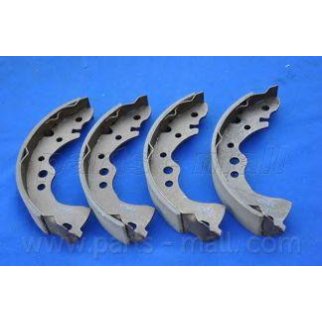 Колодки барабанные к-кт PARTS-MALL PLE-001 фото