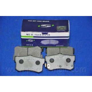 Колодки тормозные задние дисковые к-кт PARTS-MALL PKA-010 фото