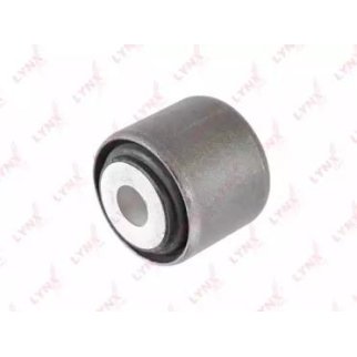 Сайлентблок LYNXauto C9672 фото