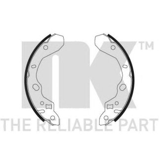 Колодки тормозные барабанные,задние (200x36mm) / MAZDA 323 F/S VI 98~04 фото