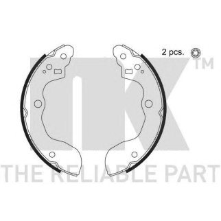 Колодки тормозные барабанные,задние (220x36mm) / SUZUKI SX4 06~15 фото