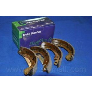 Колодки барабанные к-кт PARTS-MALL PLC-004 фото