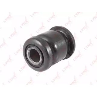 Сайлентблок подрамника LYNXauto C9675 фото