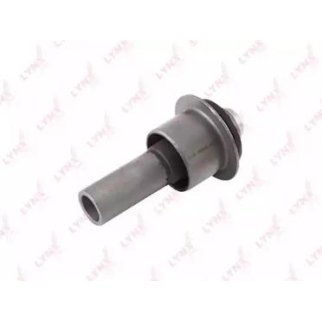 Сайлентблок подрамника LYNXauto C9523 фото